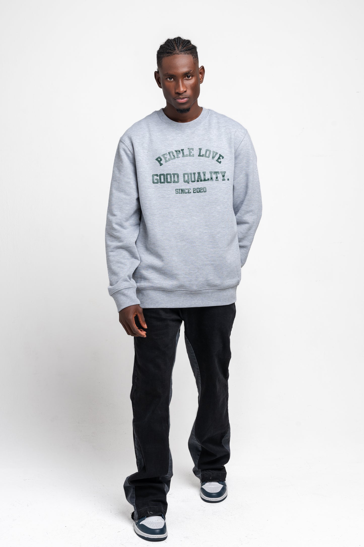 LETTER CREWNECK SWEATER